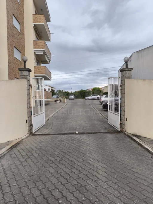 Apartamento T3 inserido em condomínio fechado no Porto Alto / Samora Correia