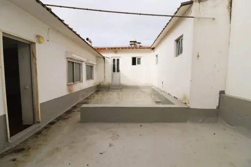 Apartamento com terraço no centro de Samora Correia