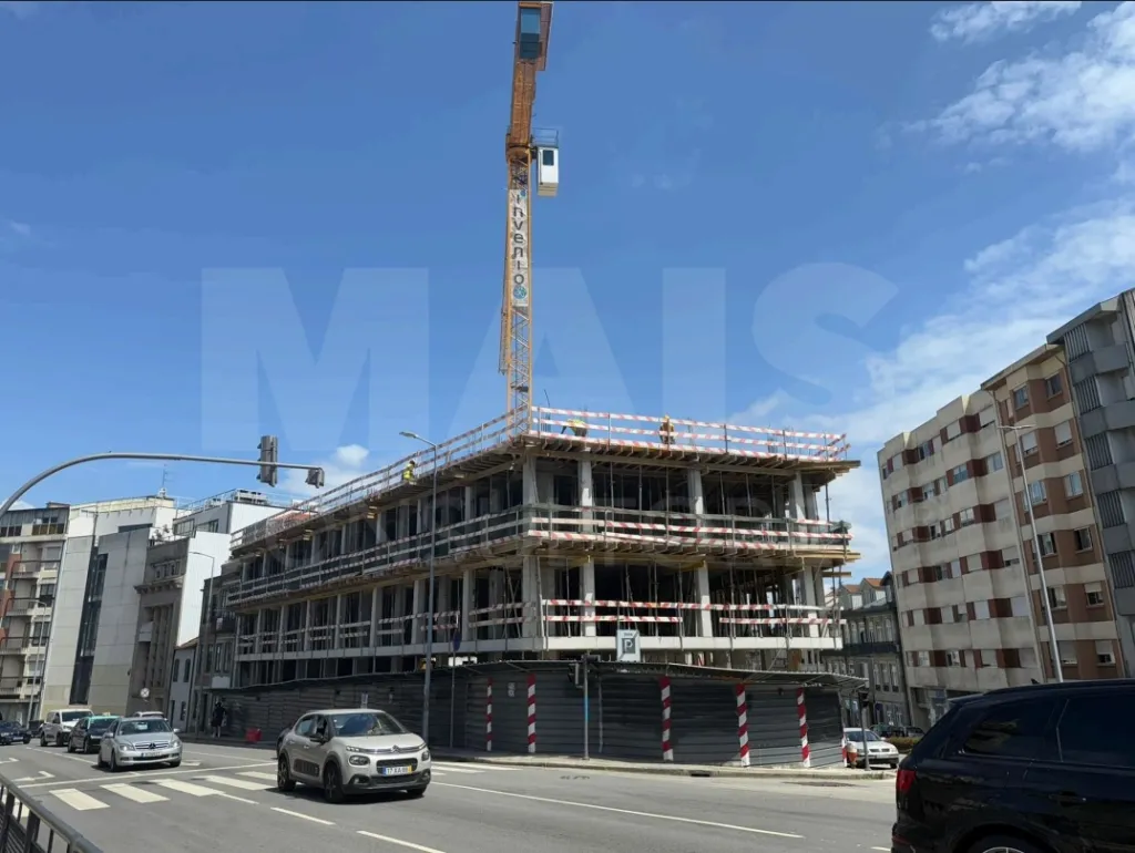 🏡 NEW 3-Bedroom Apartment with Private Terrace – Bonfim (Unit D, Ground Floor)