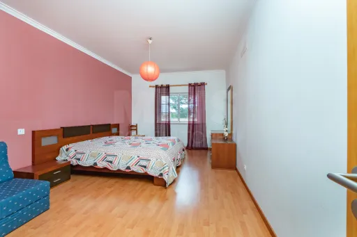 Moradia T3 com Piscina e Terreno de 7.320 m² – Privacidade, Sustentabilidade e Qualidade de Vida
