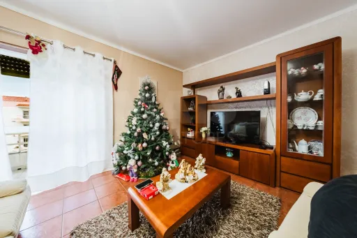 Apartamento T3 na Cidade Nova c/ 135m2 de área bruta