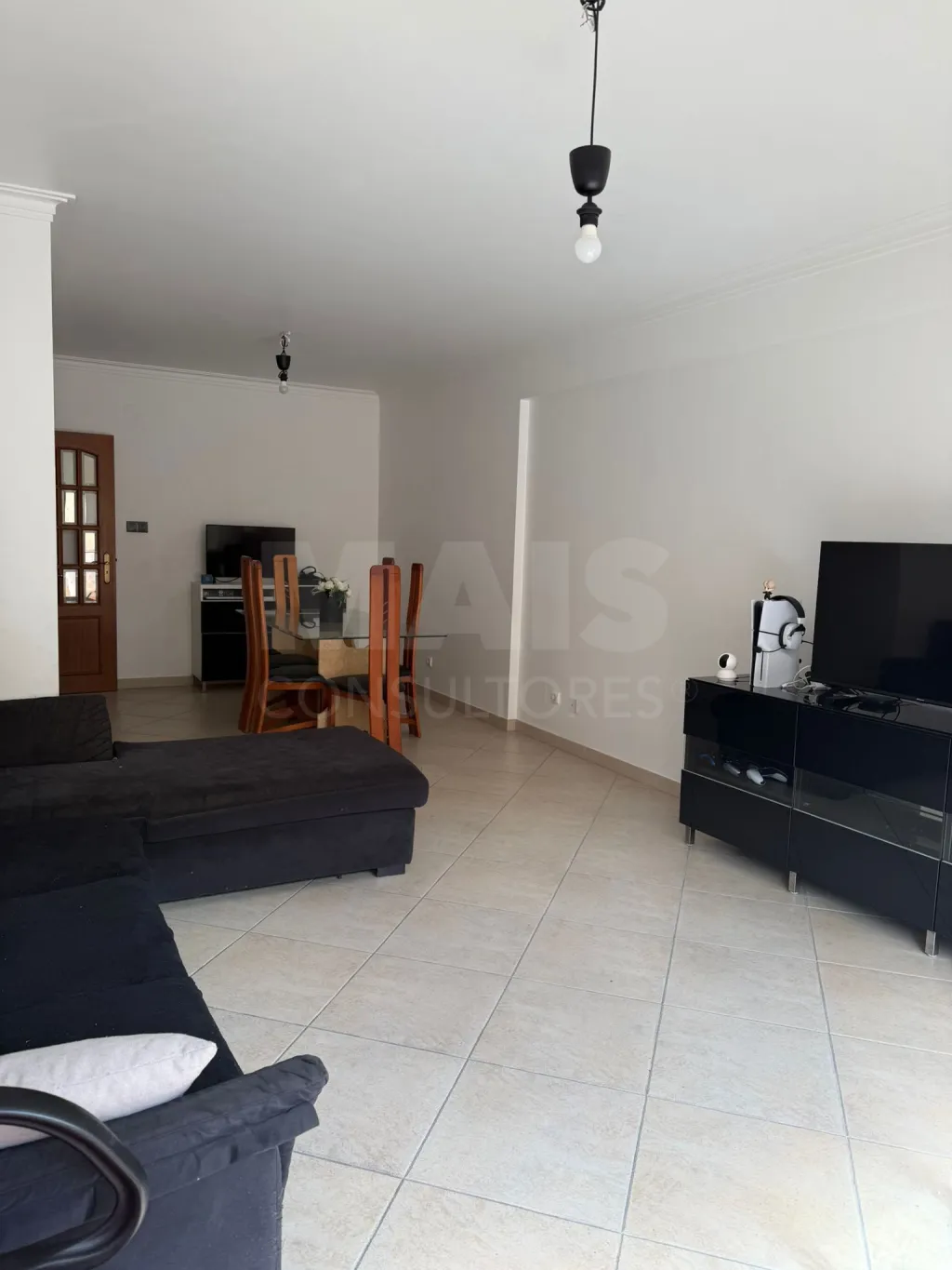 Apartamento T2 na Póvoa de Santa Iria com parqueamento e terraço