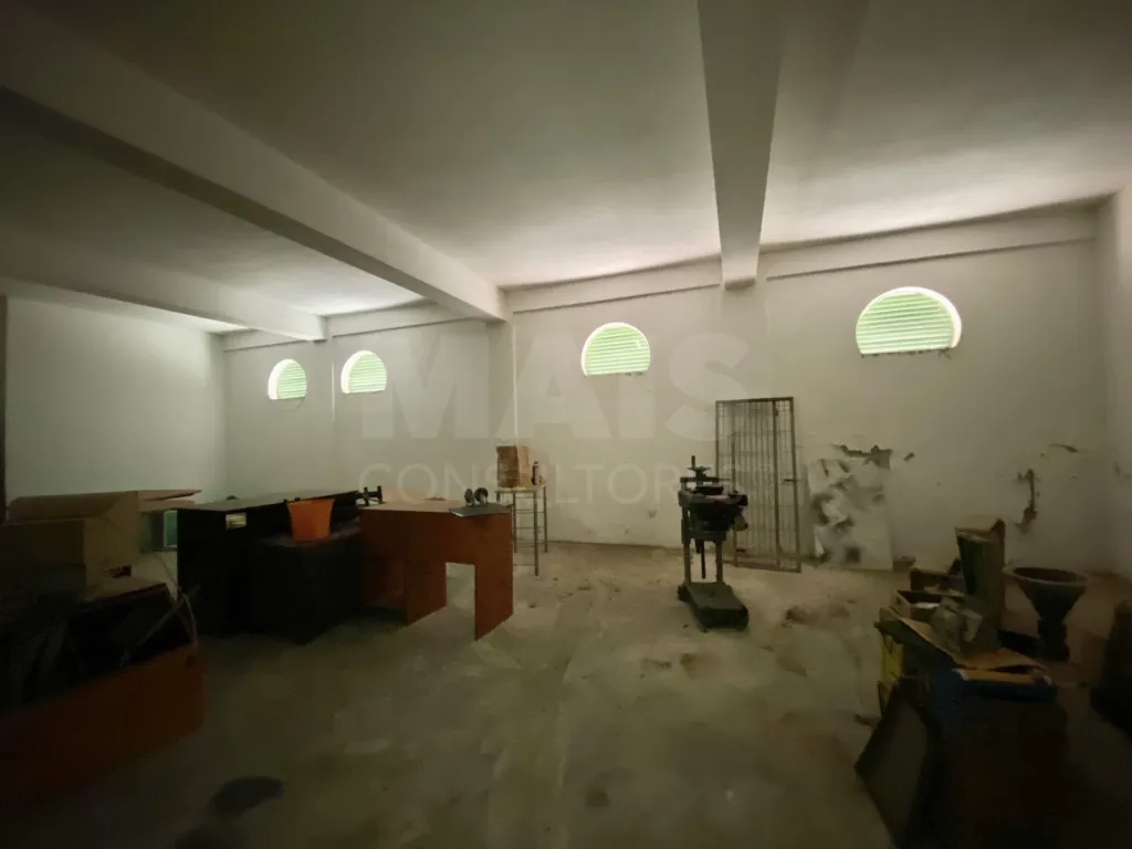 Cave ampla em predio Habitacional
