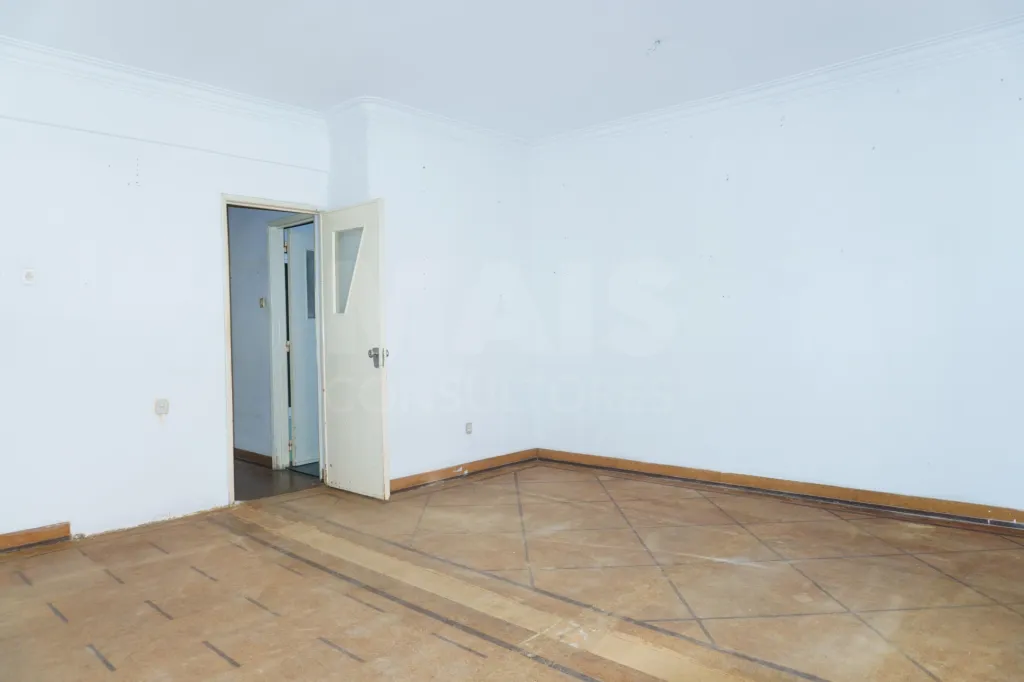 T5 com 130m² na Lapa para remodelação