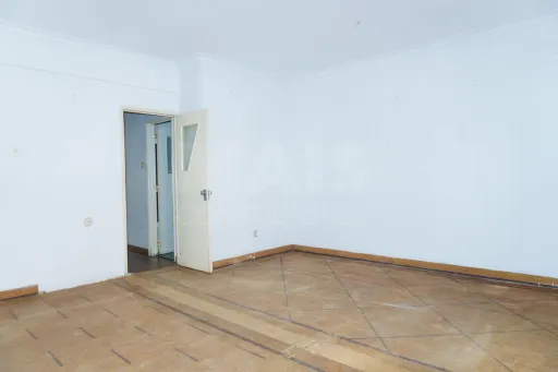 T5 com 130m² na Lapa para remodelação