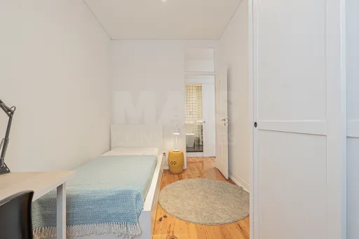 T6 com 130m2 Vista Rio à Rua da Junqueira - Belém