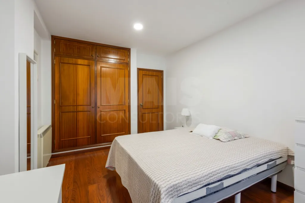 Apartamento T3 Duplex com Garagem em Peniche