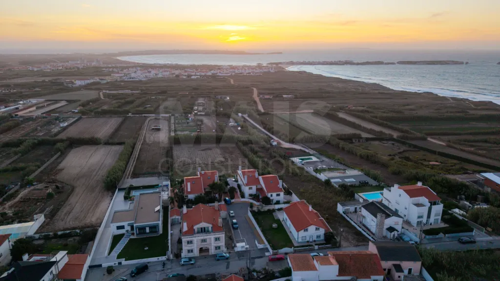 T3 em Ferrel | Vista aberta, exposição nascente/sul/poente, terraço e garagem