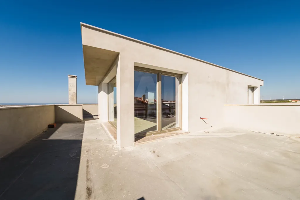 Moradia T3+1, Garagem, Espaço Exterior e Varanda Panorâmica e uma vista