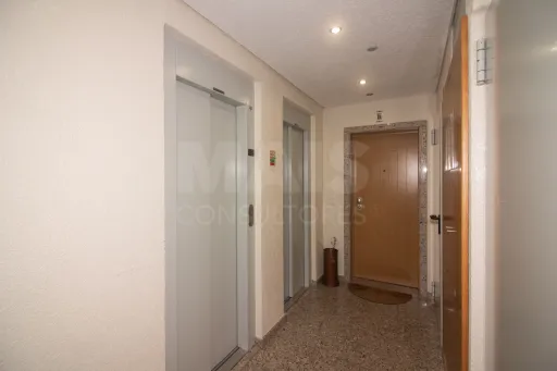 Apartamento T2 Moderno com Garagem | A-da-Beja, Amadora