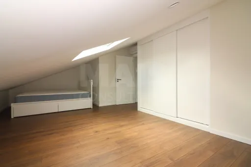 Apartamento T2 + Duplex -   2 lugares de estacionamento Casal Cambra