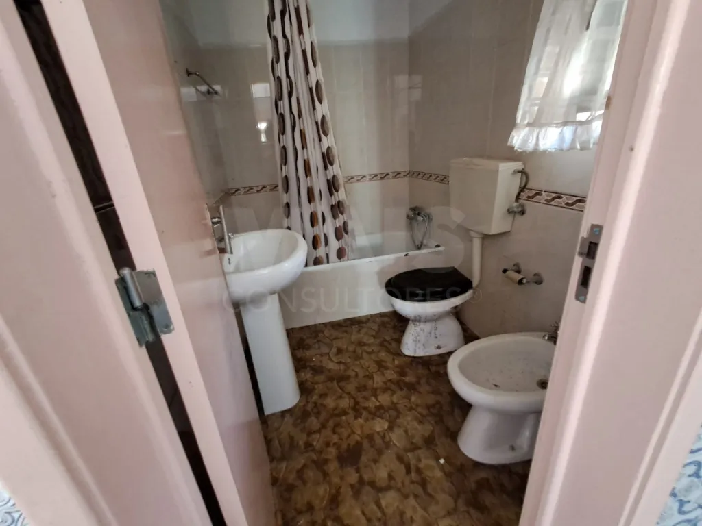 Moradia T2 c/ terreno em Salir de Matos