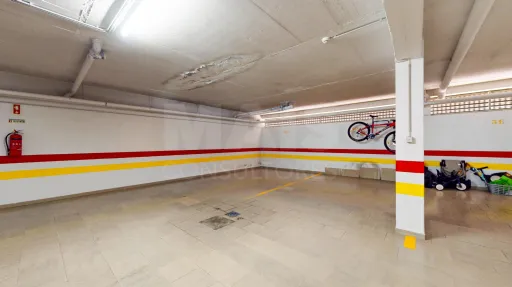 Apartamento T3 com garagem e arrecadação - Caneças