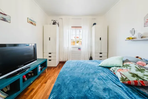Apartamento T3 com Aquecimento Central, Garagem, Varandas e Arrecadações – Ferrel / Baleal