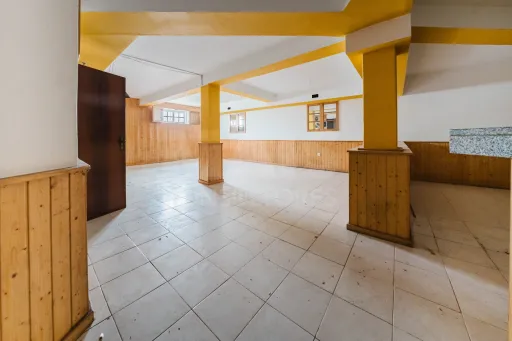 Café, Bar, Restaurante com 2 Salas e esplanada, a 50m da Praia!