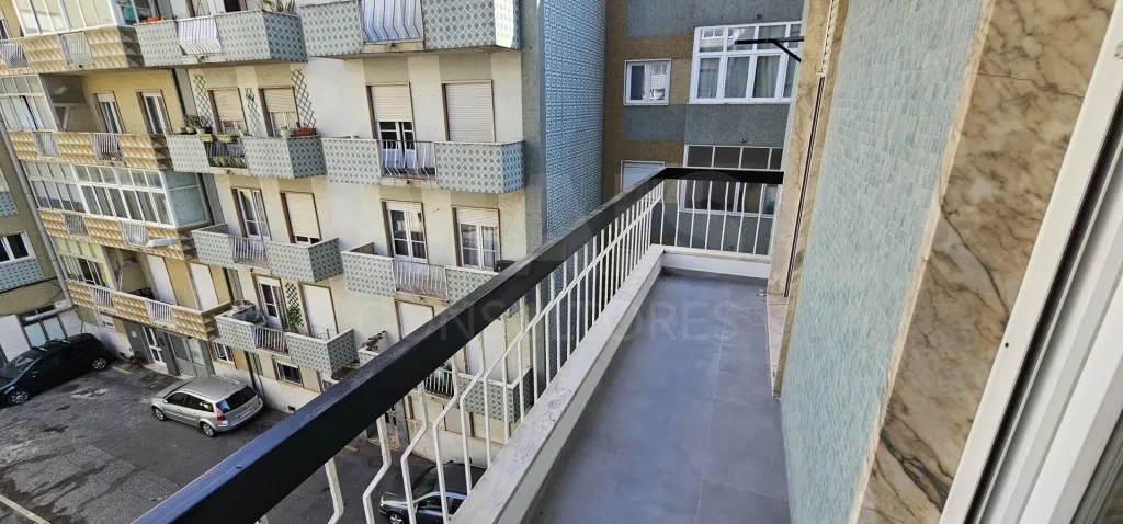 Renovated 2-Bedroom Apartment, Brand New, Dafundo