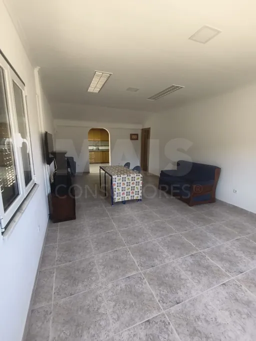Propriedade com Piscina e Instalações Equestres – Um Refúgio Tranquilo com Potencial de Expansão