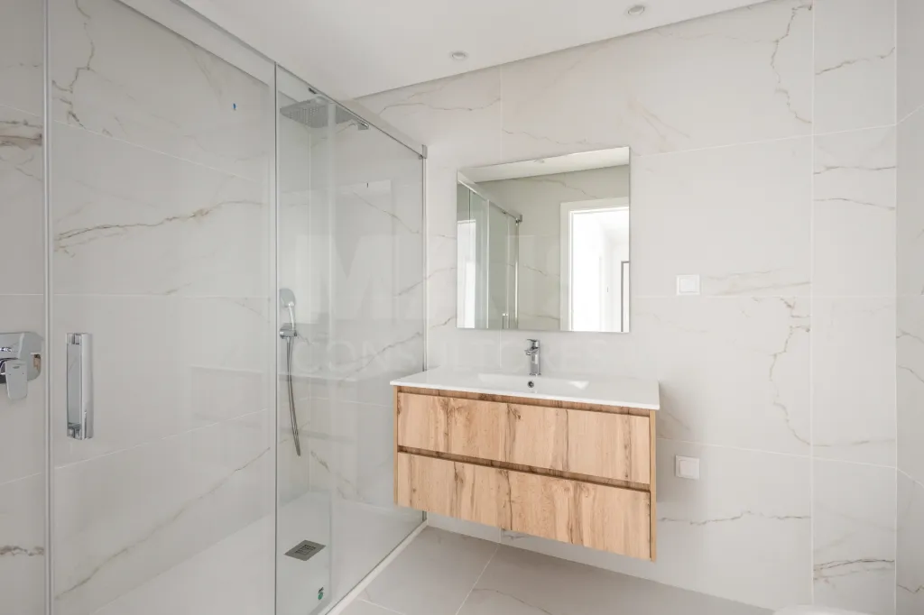 Apartamento T3 Novo com garagem -- Santa Bárbara