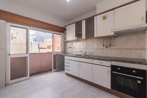 🏡 T1 in very good condition with terrace and large areas - Rinchoa