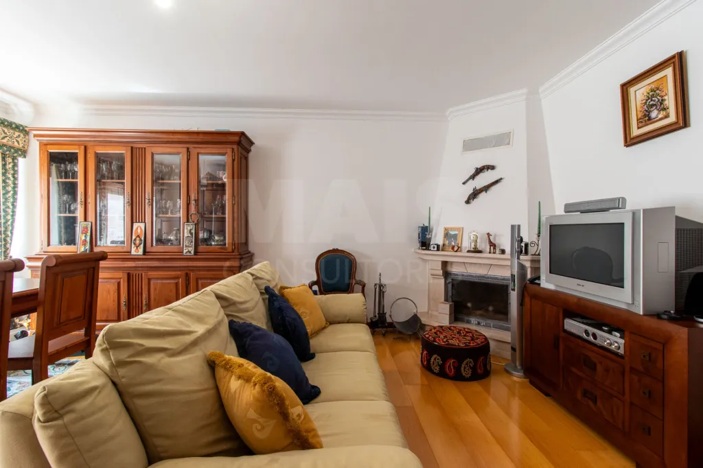 Apartamento T2 | Avenida de Fitares  - Rinchoa – Rio de Mouro - Sintra