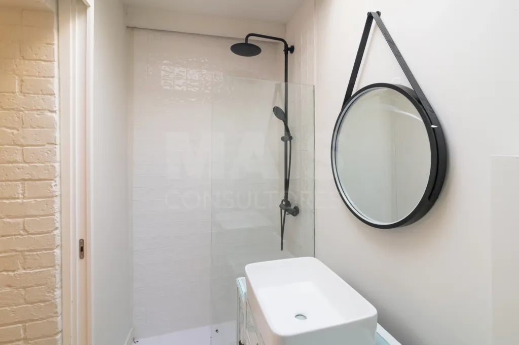 Moradia T1+1 totalmente renovada — moderna, acolhedora e com espaço exterior