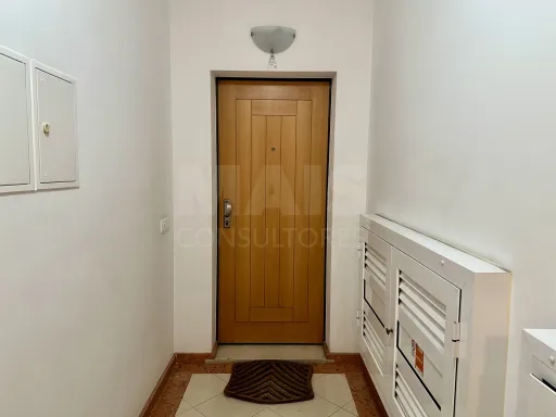 Apartment T3 - 2nd floor with elevator and parking space