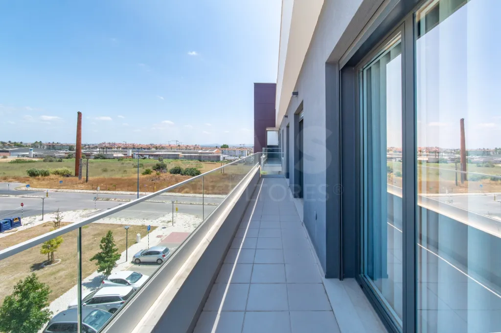 T4 Duplex com Vista Panorâmica sobre o Rio Tejo e Lisboa | Montijo