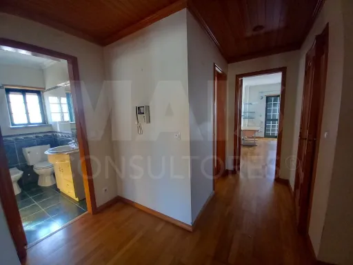 Moradia de 5 Assoalhadas em Ribamar C/ lote de 300m2 e Sótão amplo