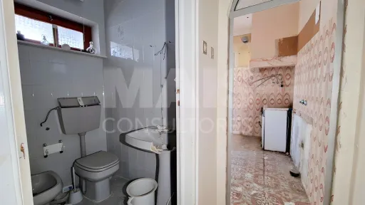 Prédio no Centro Histórico de Peniche com Elevado Potencial de Investimento e Rentabilidade