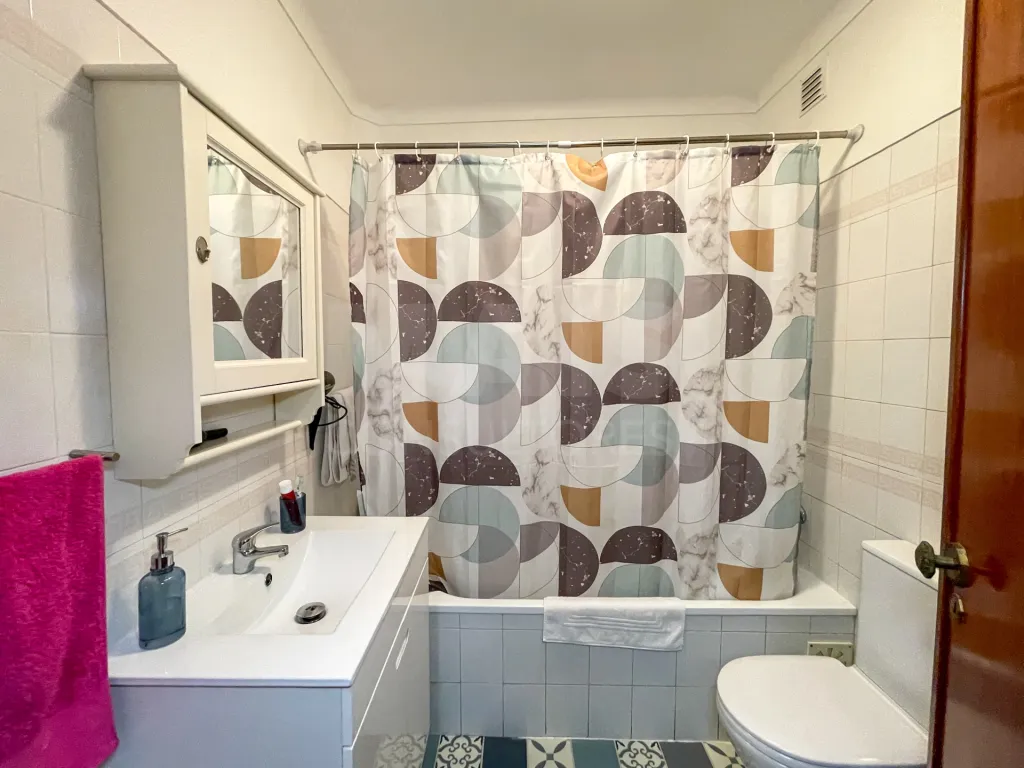 1-Bedroom Apartment with Balcony | Move-In Ready | 2 Elevators | Pendão, Queluz
