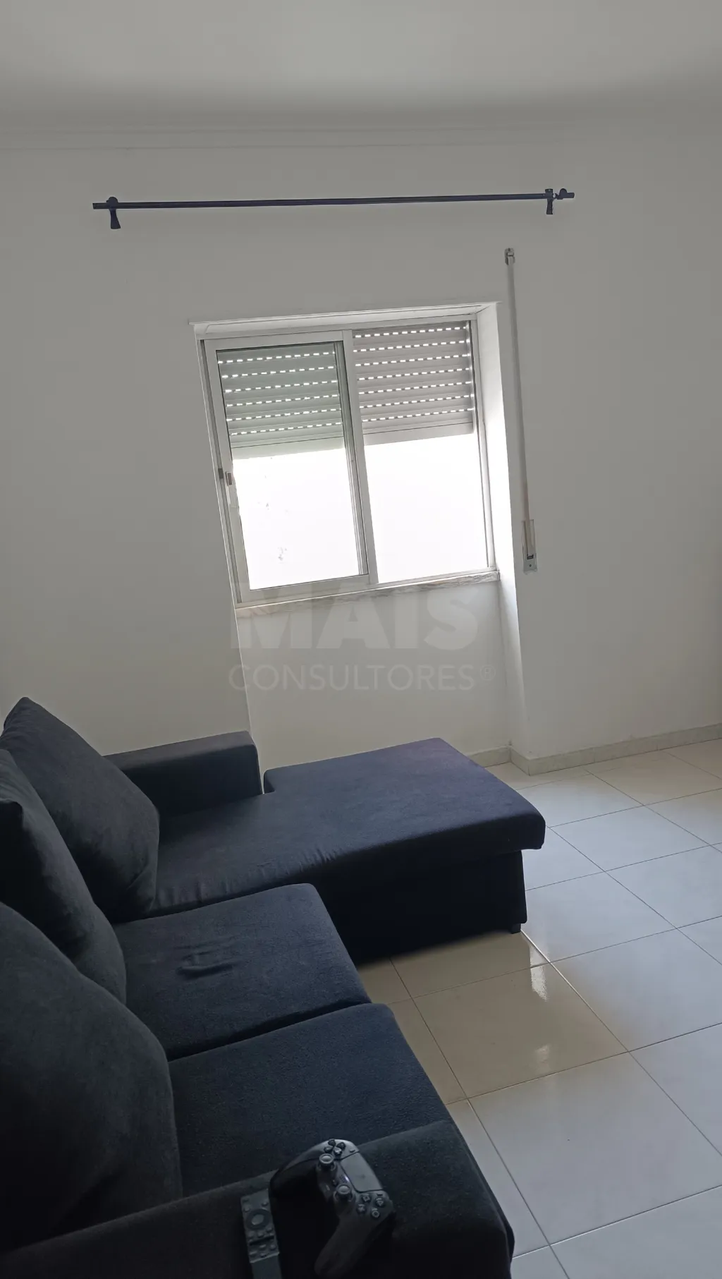 2-Bedroom Apartment in Seixal with Two Elevators