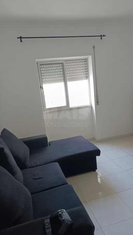 2-Bedroom Apartment in Seixal with Two Elevators