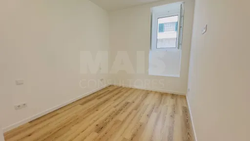 Apartamento T3 Totalmente Remodelado | Centro da Lourinhã | Modernidade, Conforto e Elegância