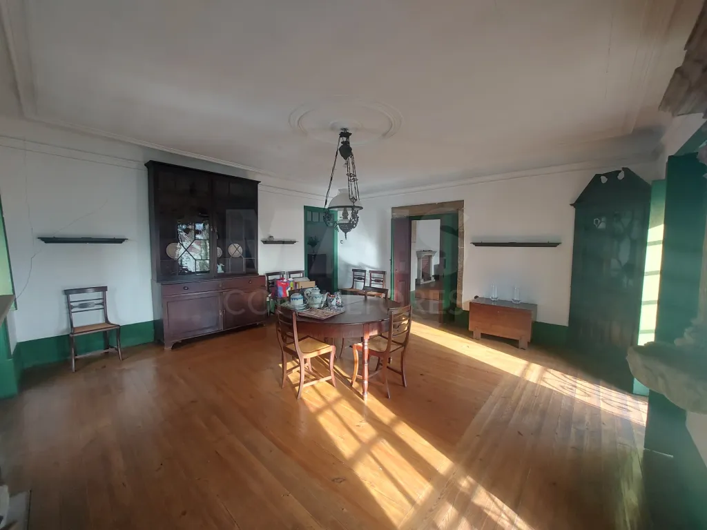 Casa Senhorial com Brazão em Coja- Arganil.