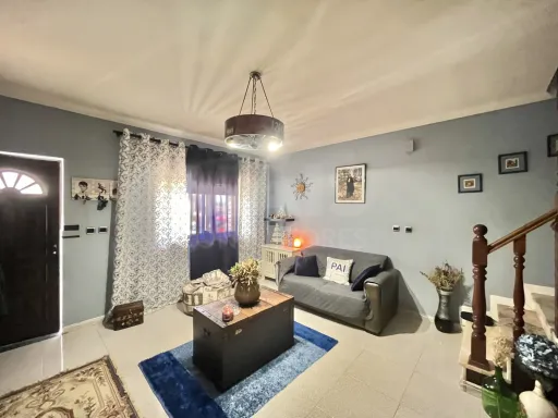 Moradia T4+1 com logradouro no Porto Alto