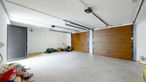 Moradia nova com piscina T4 em Linda a Velha