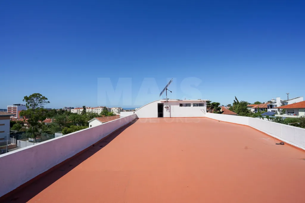 Centro de Escritórios -  Zona Central Próximo da A5 - Concelho de Oeiras
