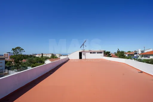 Centro de Escritórios -  Zona Central Próximo da A5 - Concelho de Oeiras