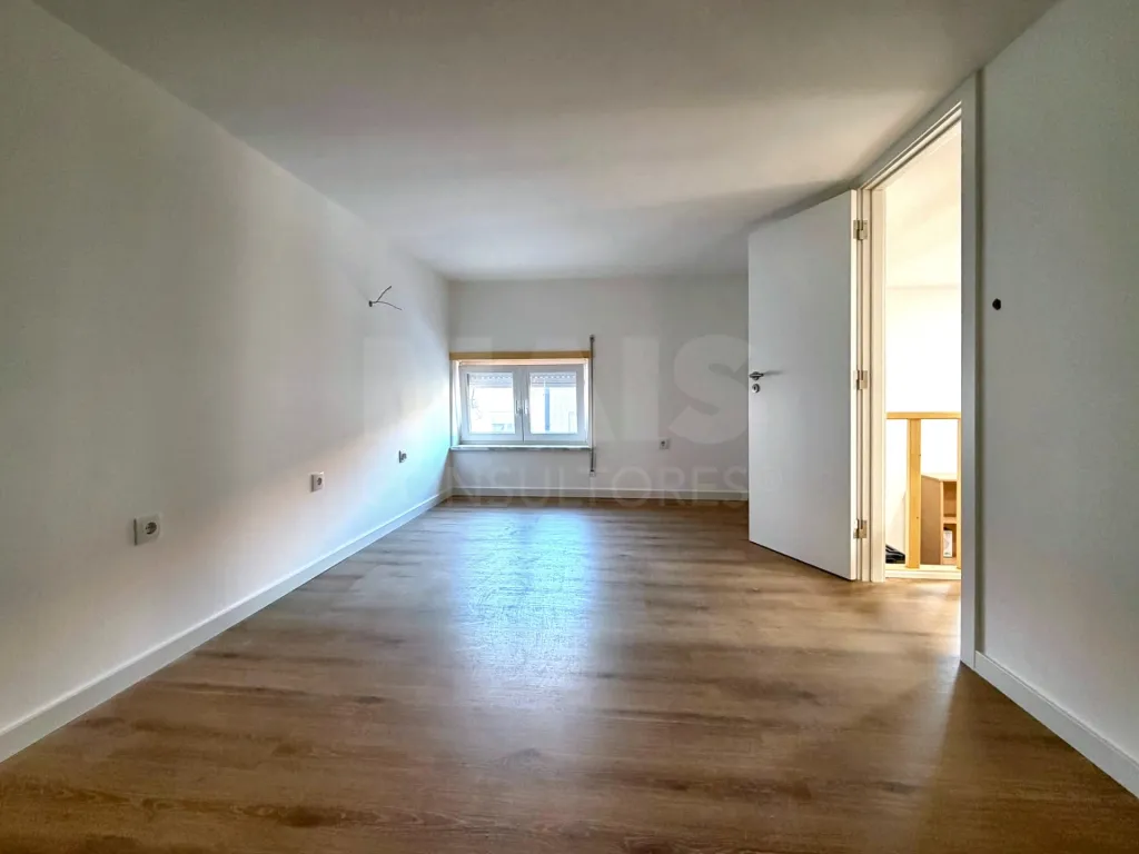 Apartamento T1 novo em Peniche