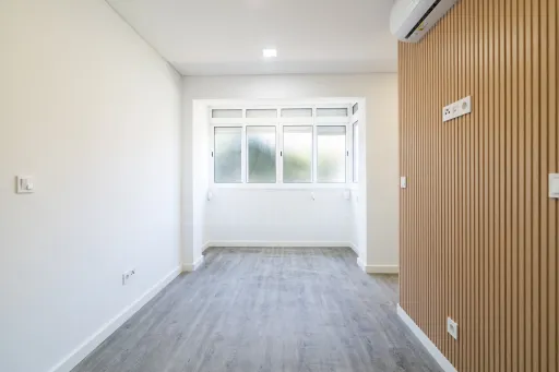 Apartamento T3 Renovado / Pontinha