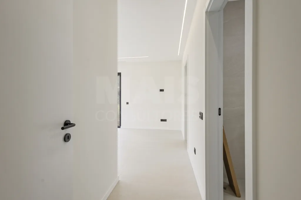 Moradia T3+1 NOVA com piscina em terreno de 2098m2