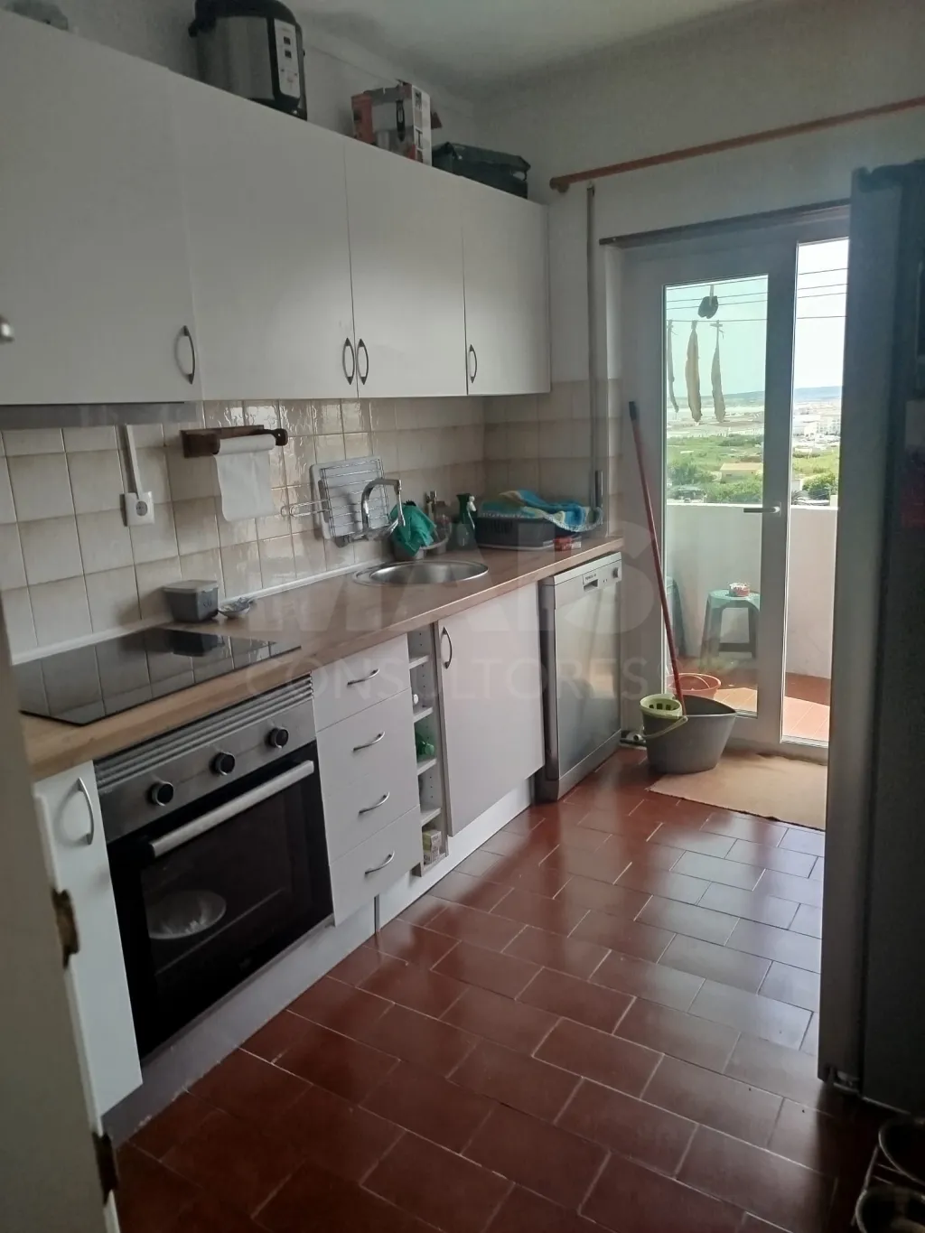 T2 Renovado com Varanda e Vista Mar em Peniche