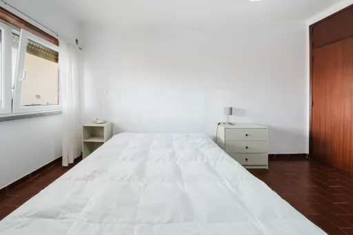 Apartamento T2 com Sótão e Varanda junto à Praia do Baleal