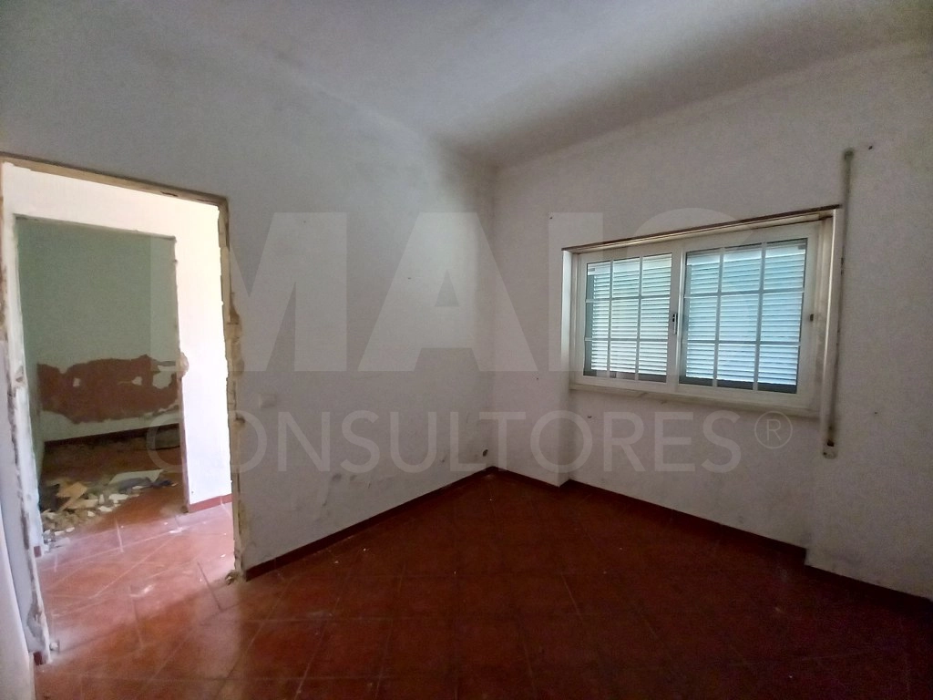 Moradia Bi Familiar com entradas independentes