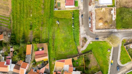 Lote de terreno com 407 m² - Bombarral - Delgada