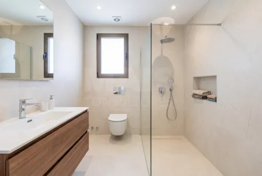 Moradia T3 (3 Suítes) com piscina - Salir do Porto