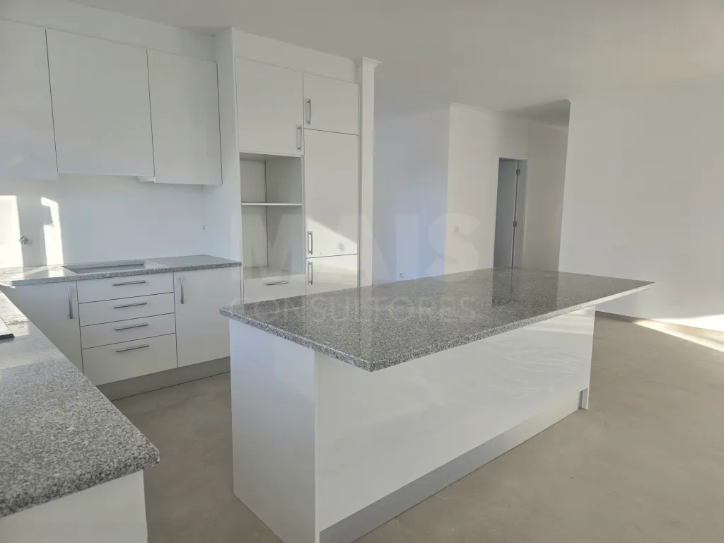 Moradia nova com piscina | Caldas da Rainha