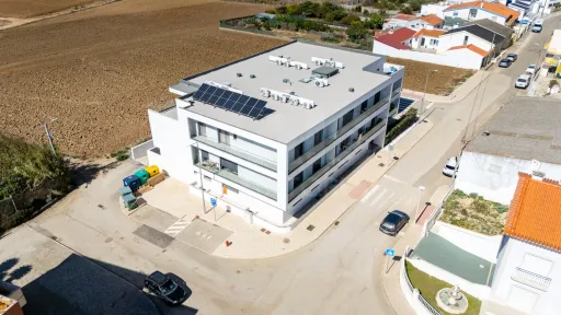 Apartamento T3 semi-novo vista mar com garagem