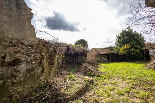 Moradia Térrea para Reabilitar com Terreno, Vista Mar e Vista Sítio da Nazaré – Bárrio, Alcobaça