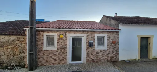 2-Bedroom House Refurbished | Open Space | 2 WC | Alcobaça / Ataíja de Cima